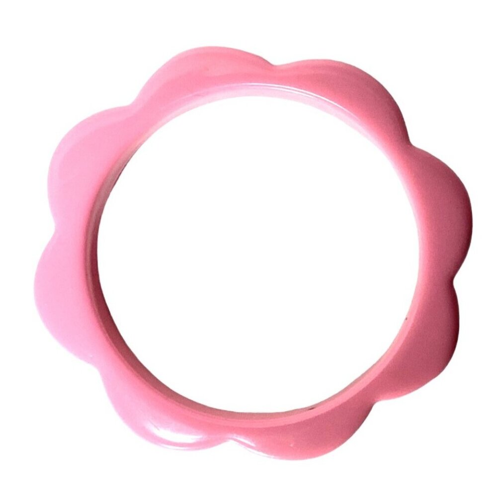 Vintage 1980s Pastel Pink Lucite Bangle Bracelet Scalloped Flower Profile - Picture 6 of 6